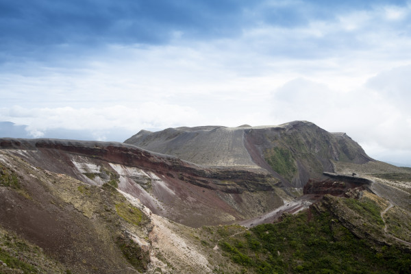 Photo of Mt Tarawera across the top of the basin